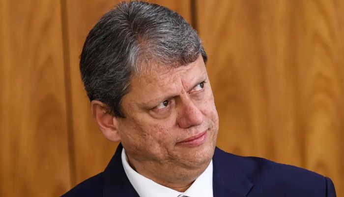  Deputado pede inquérito contra Tarcísio após falas contra STF 